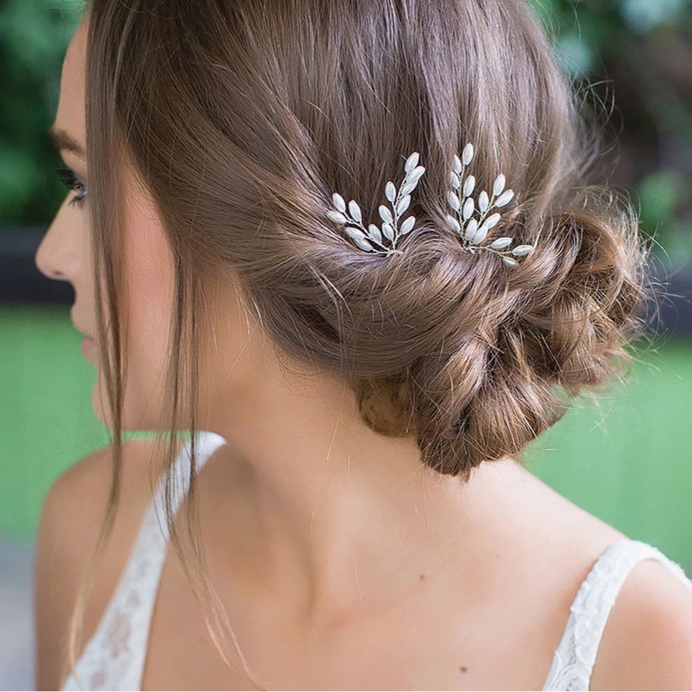 Brides & Hairpins
Ellie Set of 2 Imitation
Pearl Pins